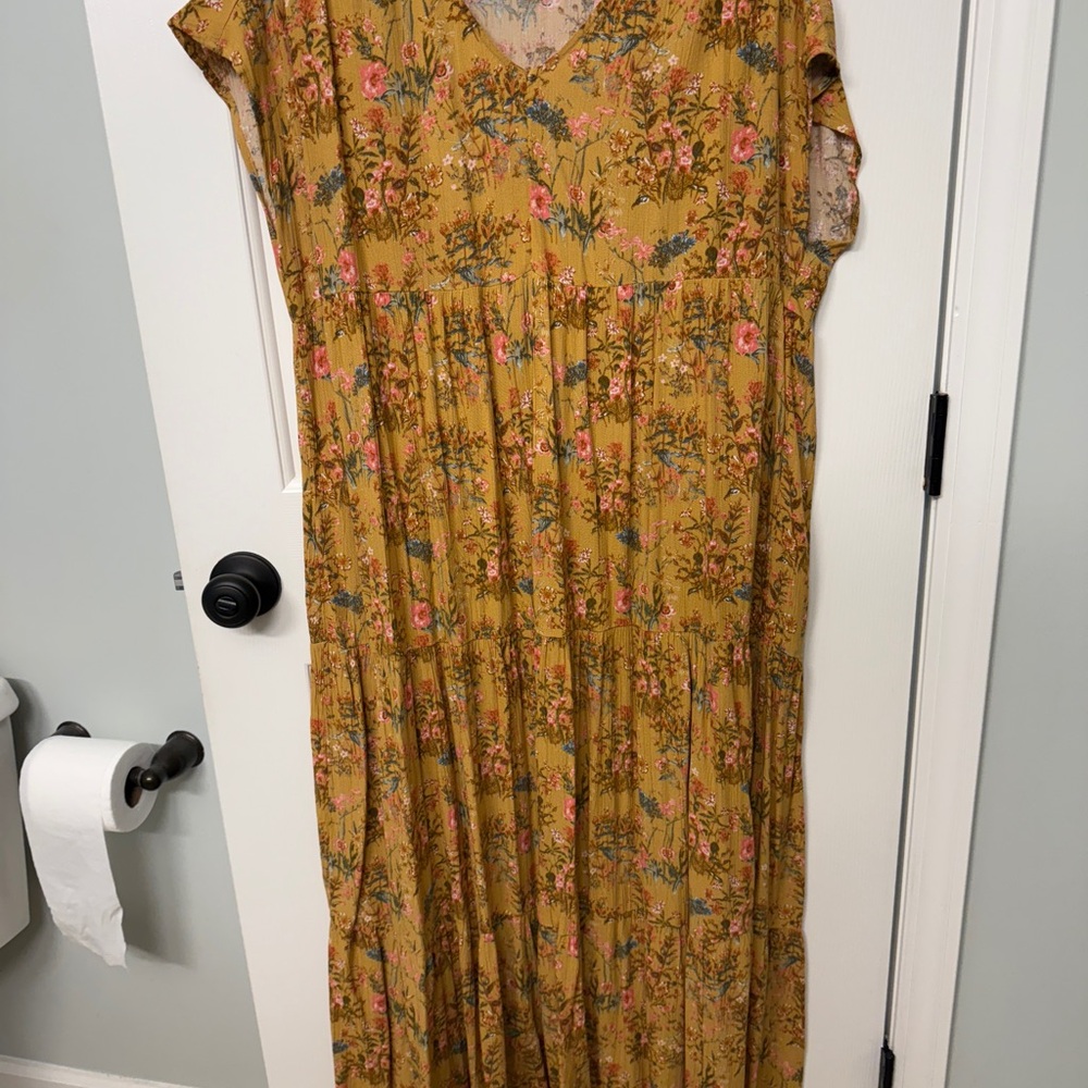 Wonderly Gold V-Neck Cap Sleeve Sundress